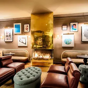 Mondrian Am Checkpoint Charlie Otel